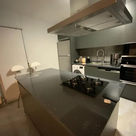 شقة Luxury Z-apart Family Homes 2 Bedrooms Wifi Near Metro Zeytinburnu *